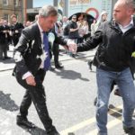 Milkshakes São a nova arma contra políticos britânicos