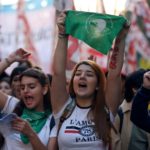 'Nem Uma a Menos': protesto contra o machismo em Buenos Aires reúne milhares