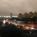 Fumaça de queimadas na Amazônia chegam em São Paulo fazendo o dia virar noite