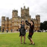 Fãs invadem castelo de 'Downton Abbey' em festa de pré-estreia do filme