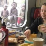 Eduardo Bolsonaro divulga boato com imagem falsa de Greta Thunberg