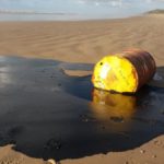 Ibama pede explicações e Shell diz que barris encontrados no Nordeste foram reutilizados