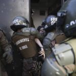 Ministro do Chile admite possível violação de direitos humanos na repressão aos protestos