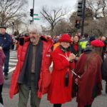 Sam Waterston é preso novamente no mais recente protesto liderado por Jane Fonda