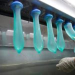 Coronavírus fecha maior produtor mundial de preservativos