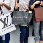 Gigantes da moda de luxo estão financiando a luta contra coronavírus
