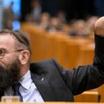 Eurodeputado húngaro de extrema-direita é encontrado em orgia gay