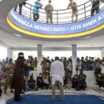 Indonésia condena dois homens a 80 chibatadas por serem homossexuais
