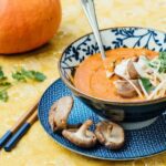 Sopa Oriental de Abóbora e Shiitake