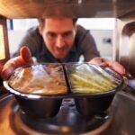 Como alimentos altamente processados ​​prejudicam a memória do cérebro em envelhecimento
