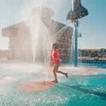 Menino morre de rara ameba comedora de cérebros encontrada em splash pad de parque no Texas