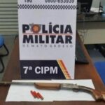 Homem tenta matar porco e acaba atirando três vezes em si mesmo