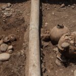 Trabalhadores cavando dutos de gás no Peru encontram túmulo de 2.000 anos