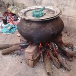 Cozinhar com combustíveis 'sujos' afeta a saúde mental das mulheres