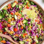 Salada tailandesa crocante de quinoa