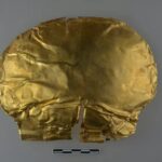 Máscara funerária de ouro de 3.000 anos descoberta em túmulo de nobre na China