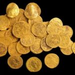 44 moedas de ouro bizantinas descobertas no Parque Nacional do Rio Hérmon, em Israel