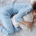 Você dorme de costas ou de lado?