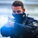 Testículos torcidos, perda de memória e morte – o que você precisa saber sobre armas de choque