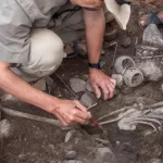 Tumba de xamã de 3.000 anos que pode ter mediado “entre os mundos espiritual e terreno” encontrada n...