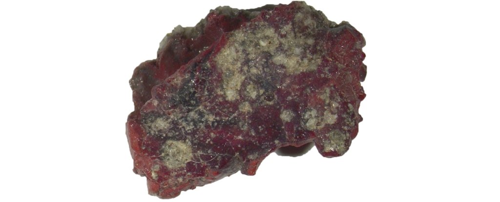 amostra de cristal de trinitita vermelha