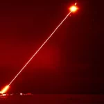 Nova arma laser DragonFire pode abater drones do céu, diz Reino Unido