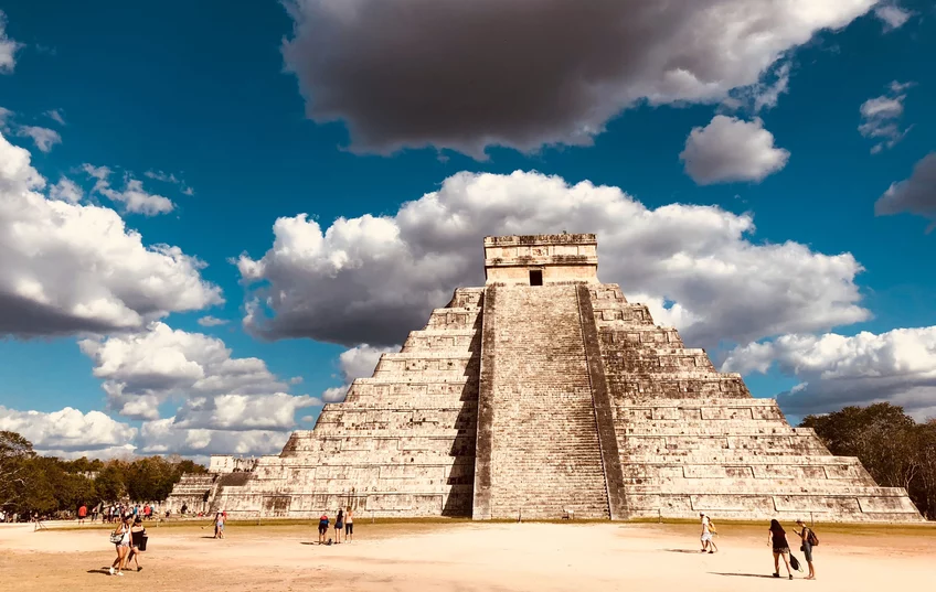 Pirâmide maia El Castillo, também conhecida como Templo de Kukulcan, está entre as maiores estruturas de Chichén Itzá