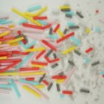 Microplásticos no ar podem estar causando câncer de pulmão e cólon