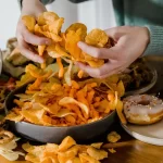 Moléculas no sangue e urina podem revelar a quantidade de alimentos ultraprocessados ​​que você come