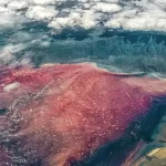 Lago Natron: O lago cáustico e vermelho-sangue na Tanzânia que transforma animais em 'pedra'
