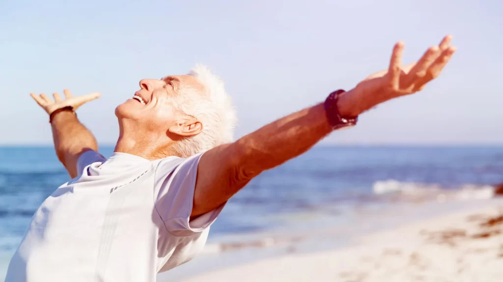 A vida costeira está associada a uma expectativa de vida mais longa, enquanto a vida urbana perto de águas interiores pode encurtar os anos. Pesquisadores descobriram que ar mais limpo, temperaturas mais amenas e oportunidades de estilo de vida podem explicar a orla costeira.