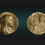 Moeda de ouro de 2.200 anos representando uma antiga rainha egípcia descoberta em Jerusalém