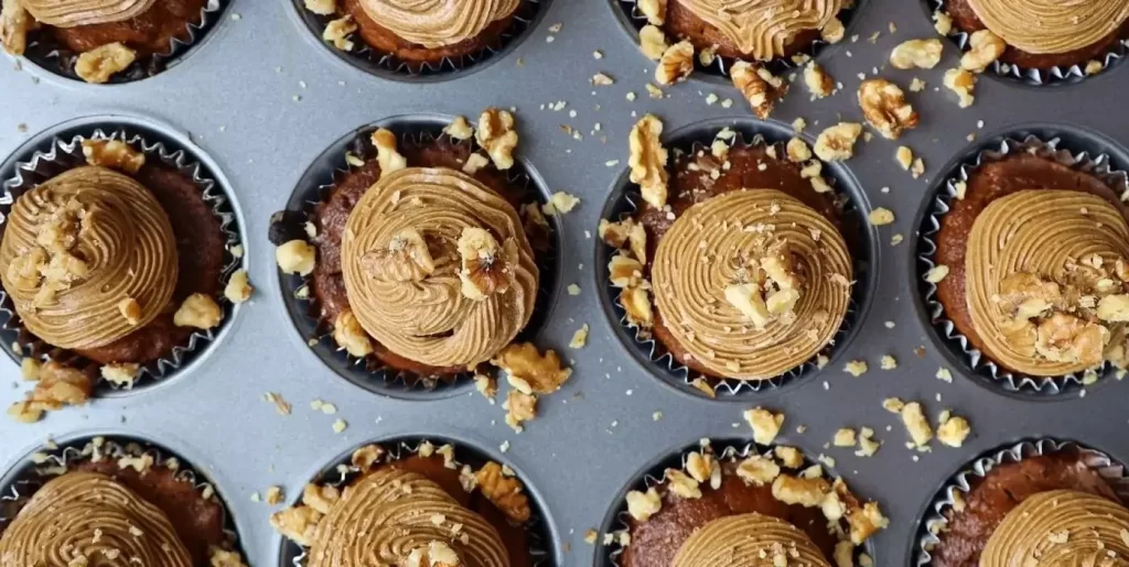 Cupcakes de café e nozes