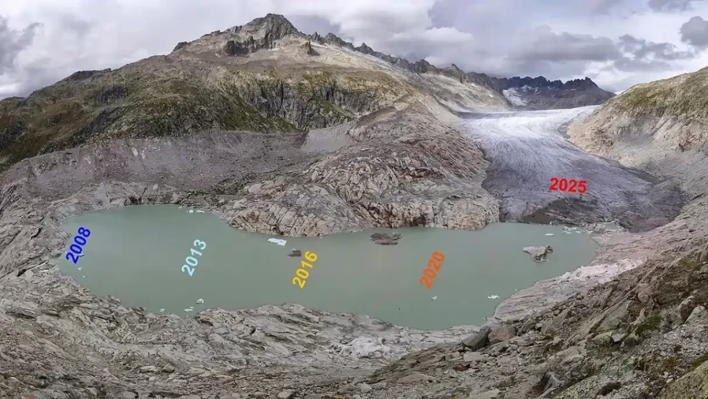 O lago em frente à Geleira do Ródano, no Cantão de Valais, na Suíça, está se expandindo rapidamente devido ao recuo glacial. 
