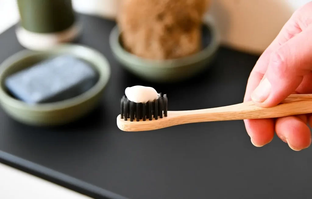 Escova de dentes com pasta