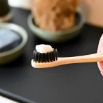 Adeus cáries? Esta nova pasta de dentes feita com cabelo pode curar o esmalte