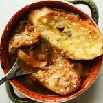 Sopa francesa de cebola e shiitake