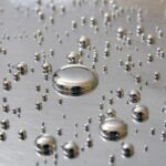 Por que o mercúrio é líquido?