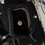 Astronautas da Artemis II acabaram de voar mais longe da Terra do que qualquer ser humano na históri...