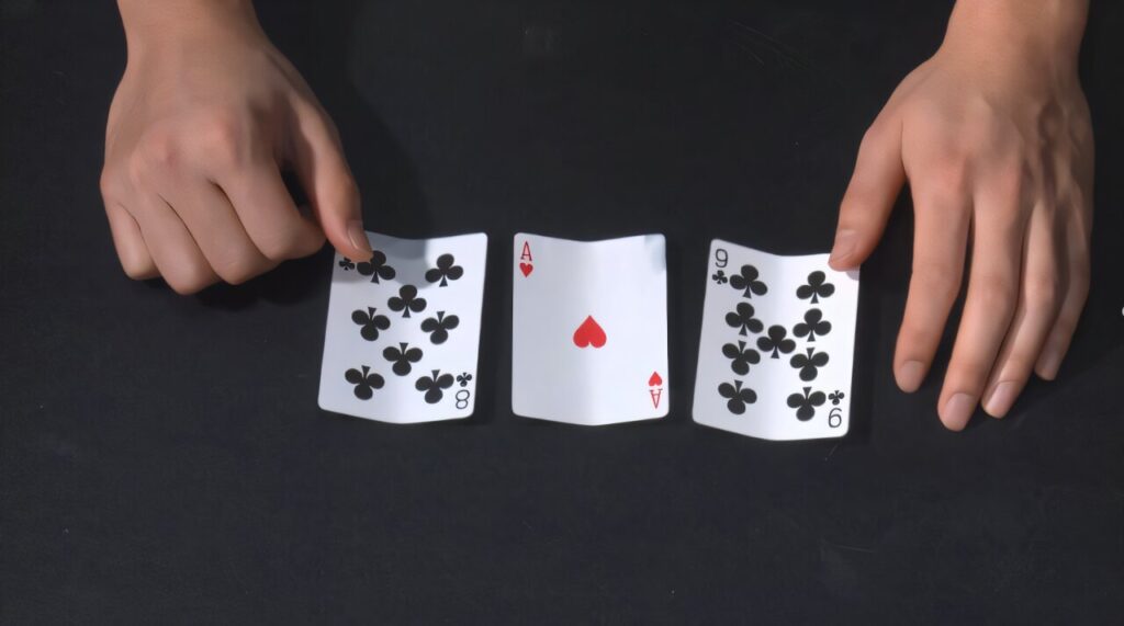 Jogo das Três Cartas. 