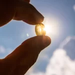 Seus níveis de vitamina D na meia-idade podem moldar seu cérebro décadas depois