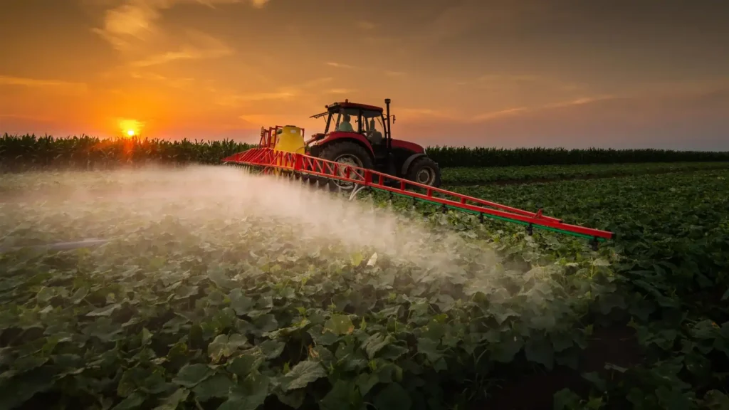 Aplicação de pesticidas em plantação