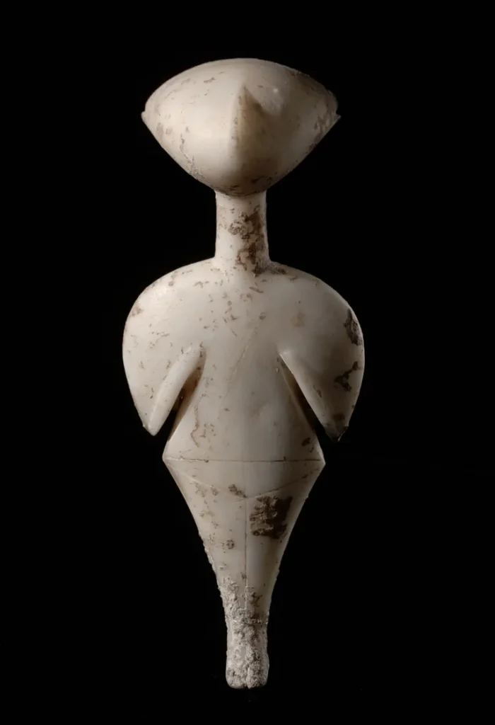 A estatueta da Observadora de Estrelas foi esculpida em mármore há cerca de 5.000 anos.