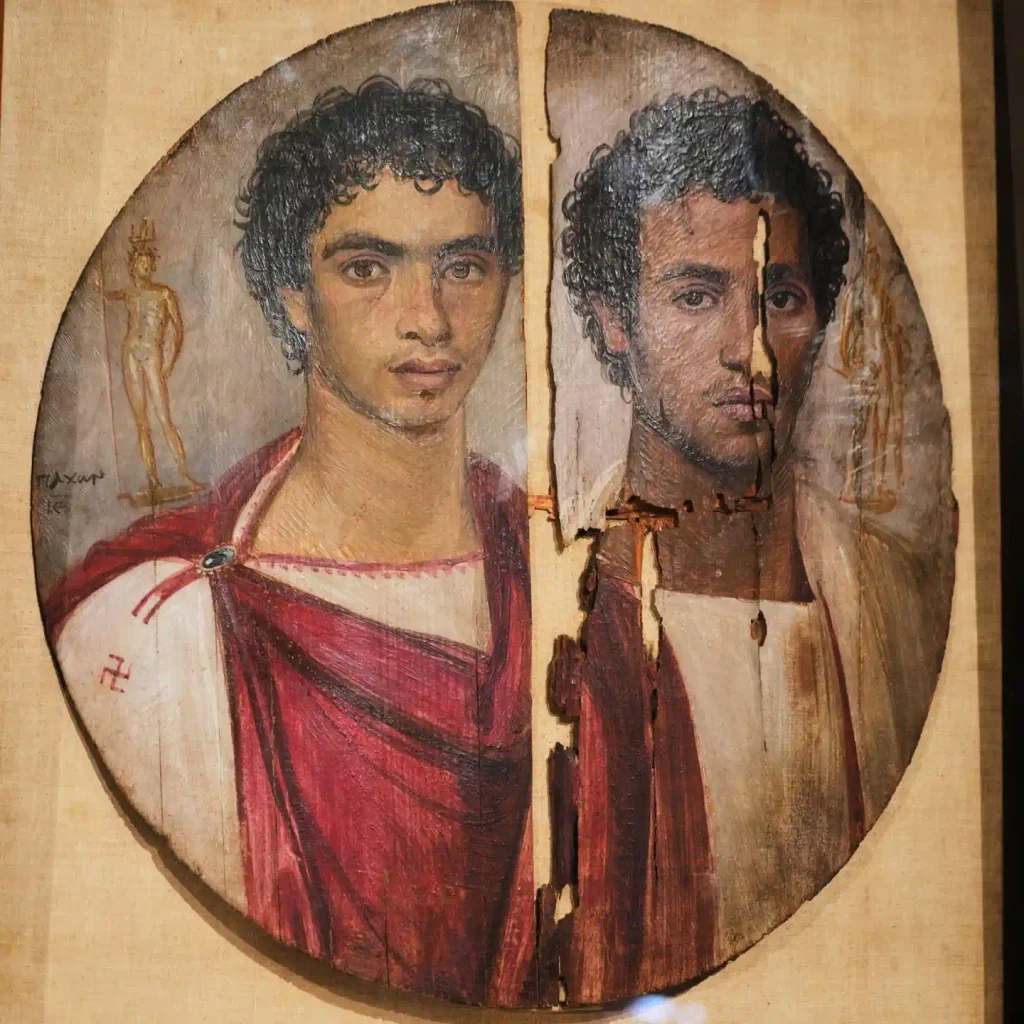 Retratos de Fayum, "Tondo dos Dois Irmãos", ícones egípcios do período greco-romano do século I a.C., são exibidos no Museu Egípcio do Cairo, Egito, no domingo, 11 de outubro de 2026, após serem restaurados.